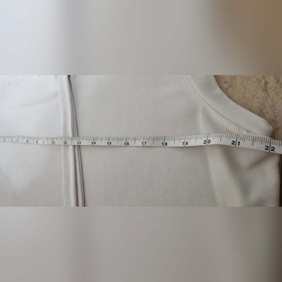 Banana Republic Sleeveless Cream Lace V Neck Tie Lace Trim Top - Picture 5 of 6